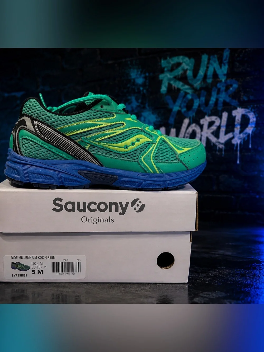 Saucony Men's Teal Green Athletic Sneakers with Blue Sole